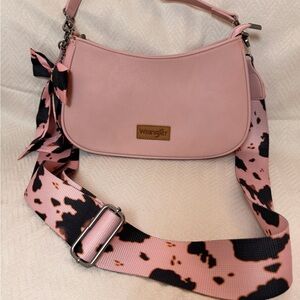 Wrangler Light Pink Shoulder Bag with cow print cross
